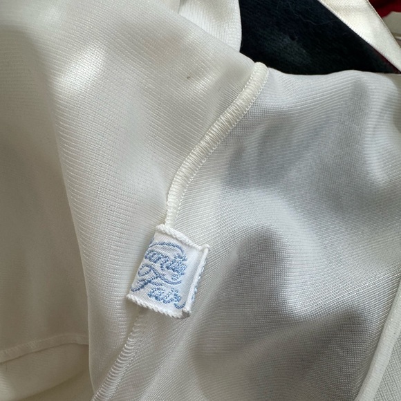 Elegant Vintage 1960’s White Lace Slip Dress with Floral Lace Details - Picture 10 of 12